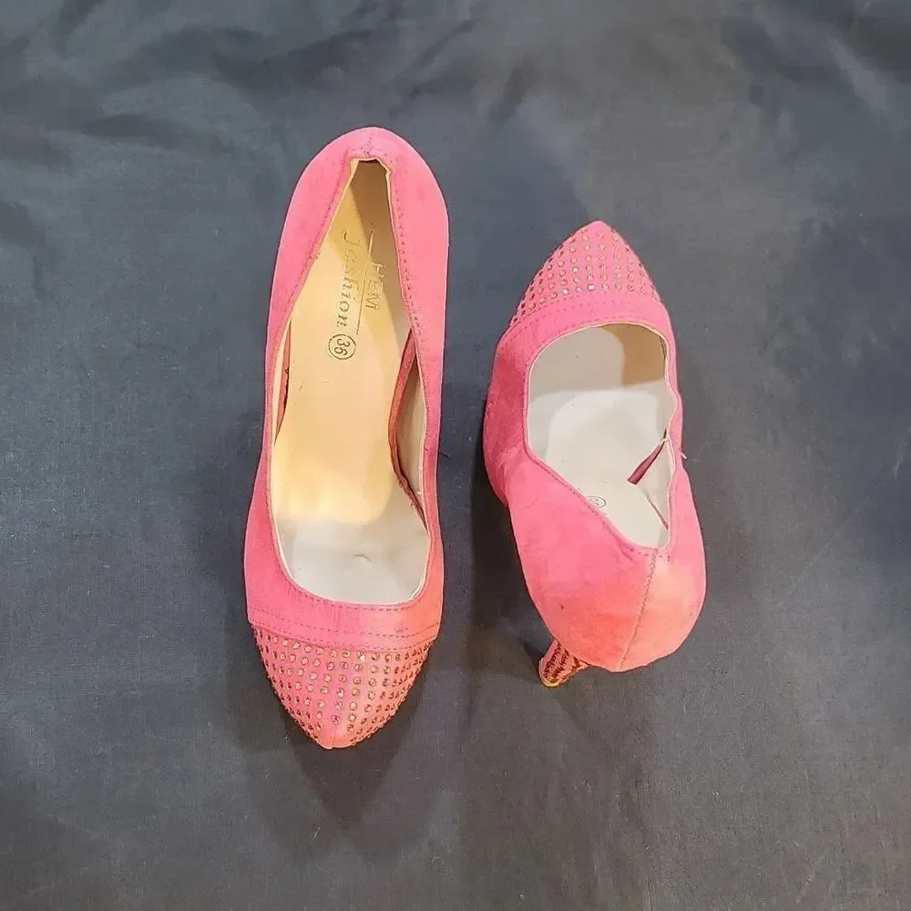 BRAND NEW HEM FASHION STUDS WOMEN